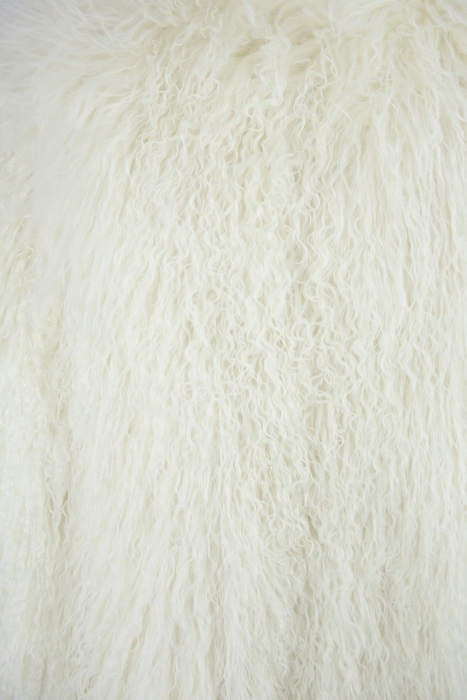 Шуба "Лорель" молочная, мех лама (натуральный), миди 90 см