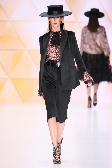 Бермуды "Джун" черные, бархат