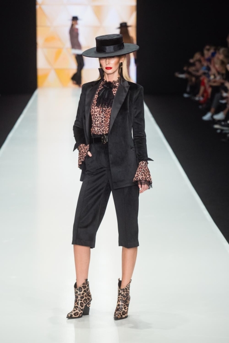 Бермуды "Джун" черные, бархат