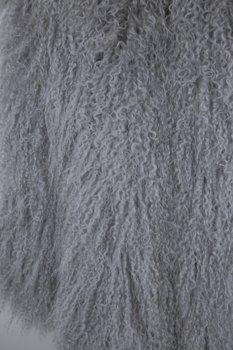 Шуба "Лорель" серая, мех лама (натуральный), миди 90 см