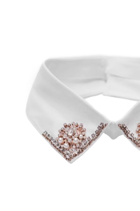  Воротник белый с вышивкой из камней