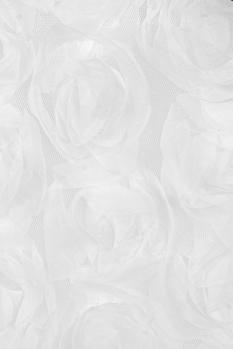 Платье-футляр "Жан-Монте" молочное, белое, по фигуре, коктейльное, шнуровка на спине, объемные розы