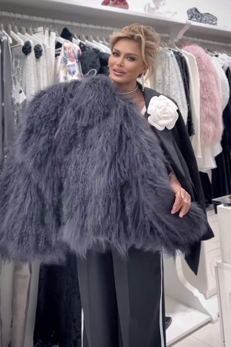 Шуба (полушубок) "Николет" графит, мех лама (натуральный), мини 60 см