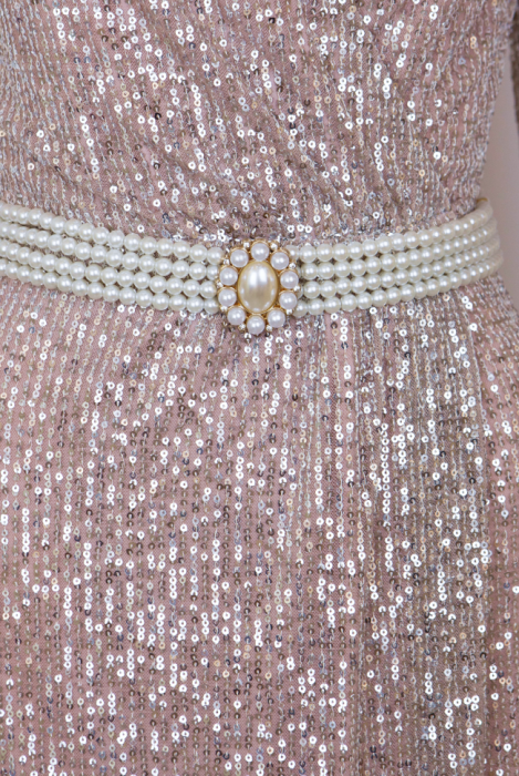 Платье "Сисиль, макси, розовое серебро, пудра, на запах, пояс из жемчуга