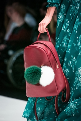 Рюкзак кожа,бордо с помпонами