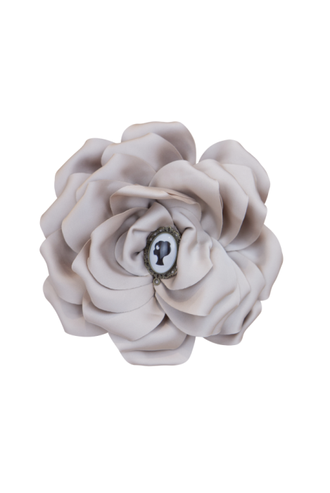 Брошь "Пион" светло-бежевый, пепельный, шелковый, лого