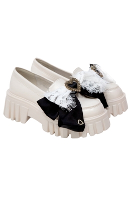 Лоферы "FW 23-24" бежевые, на платформе, бант кружево со стразами