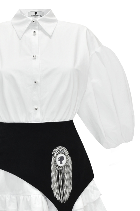 Платье "Рэйчел" белое, с баской, эполетом и брошью из страз