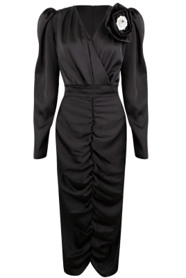 Платье "Тимотэ", миди, чёрное, атлас, с драперовкой, с брошью цветком, футляр