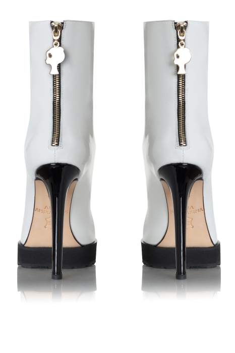 Ботильоны "Элина" шпилька, лак белый, черный лампас и каблук