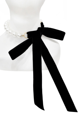 Чокер - колье "Жемчуг" молочный, крупный, на бархатной черной ленте